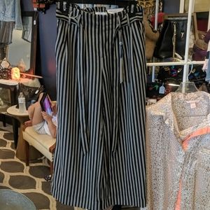 Popsugar black and white pinstripe ankle pants xs